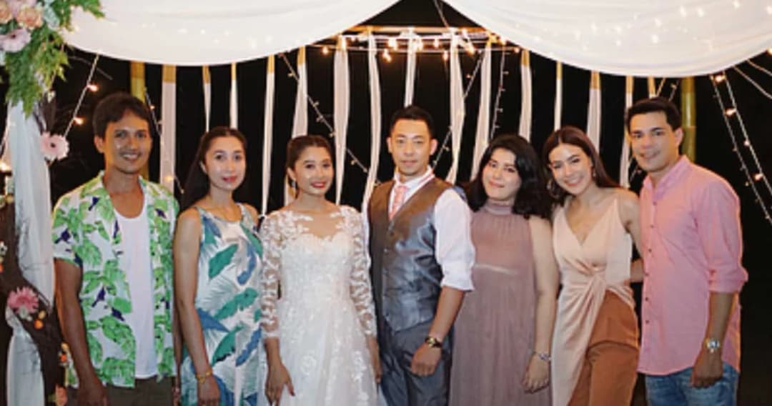 ชื่นมื่น ! งานแต่งพี่ชาย “คิมเบอร์ลี่” บรรยากาศสุดอบอุ่น โรแมนติกริมทะเล