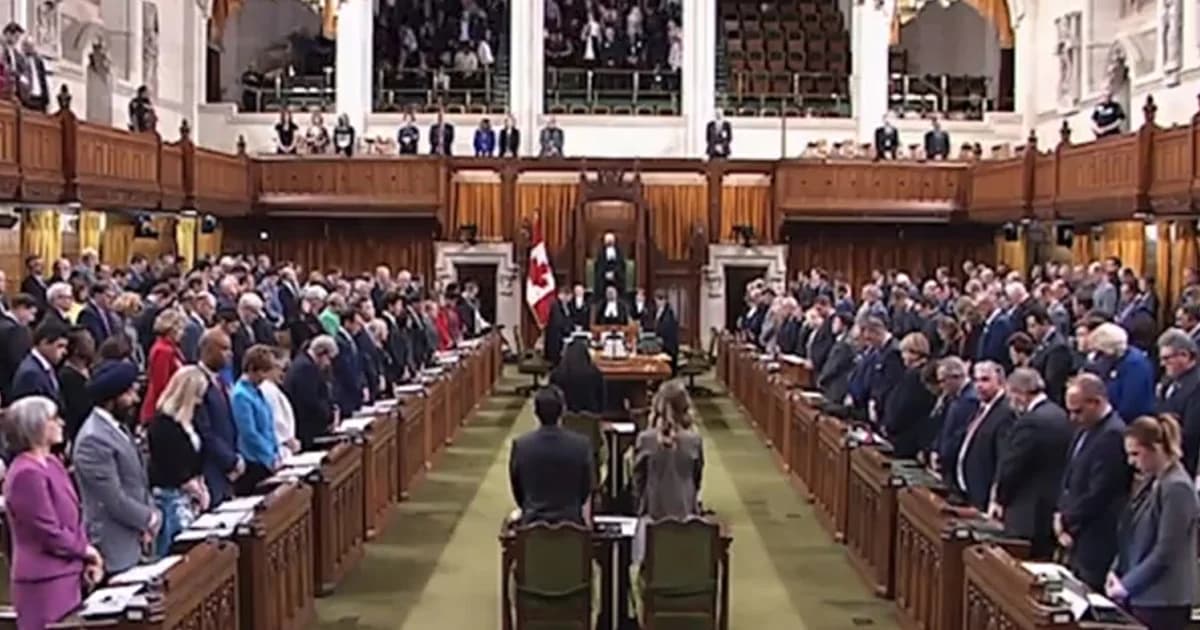 สภาแคนาดายืนสงบนิ่ง ไว้อาลัยเหยื่อเหตุรถพุ่งชนฝูงชน 10 ศพ