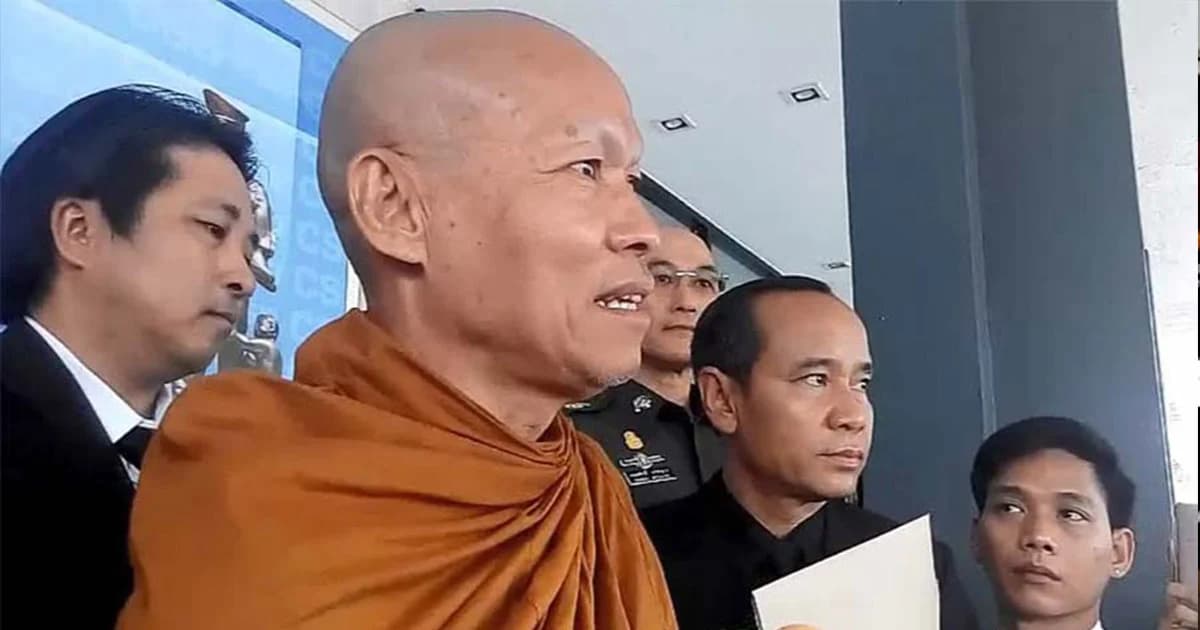 พุทธะอิสระ ถามนายกฯ เรื่องเปิดช่องให้นักการเมือง เข้ามาช่วยงาน