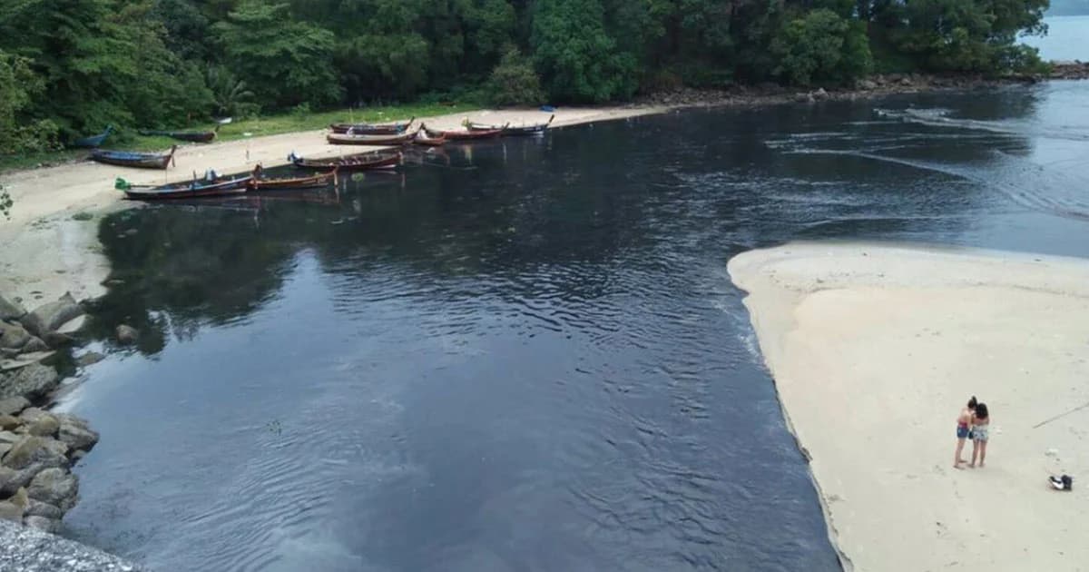 ตรวจสอบแล้ว ! ทะเลป่าตองเป็นสีดำ ชี้เกิดจากตะกอนใต้คลอง