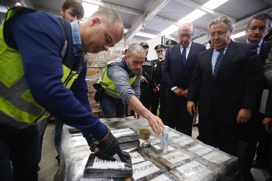 ตำรวจสเปนยึดโคเคนล็อตใหญ่ 9 ตัน ซุกลังกล้วย