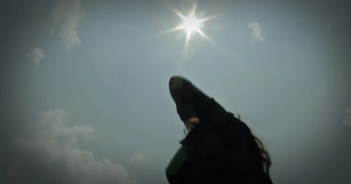 ฮือฮา ! พระอาทิตย์ตั้งฉากกับพื้นโลก เงาตกใต้เท้าอยู่เหนือ กทม. วันนี้