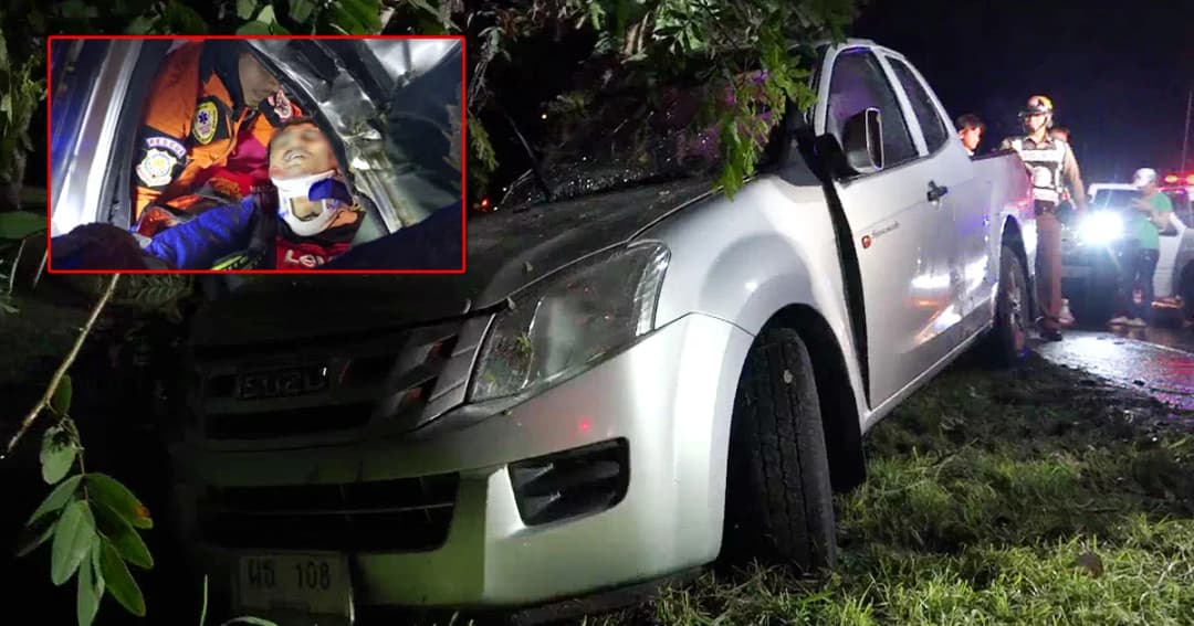 เร่งช่วยชีวิต ! หนุ่มซิ่งกระบะ เสียหลักพุ่งชนต้นไม้สาหัส