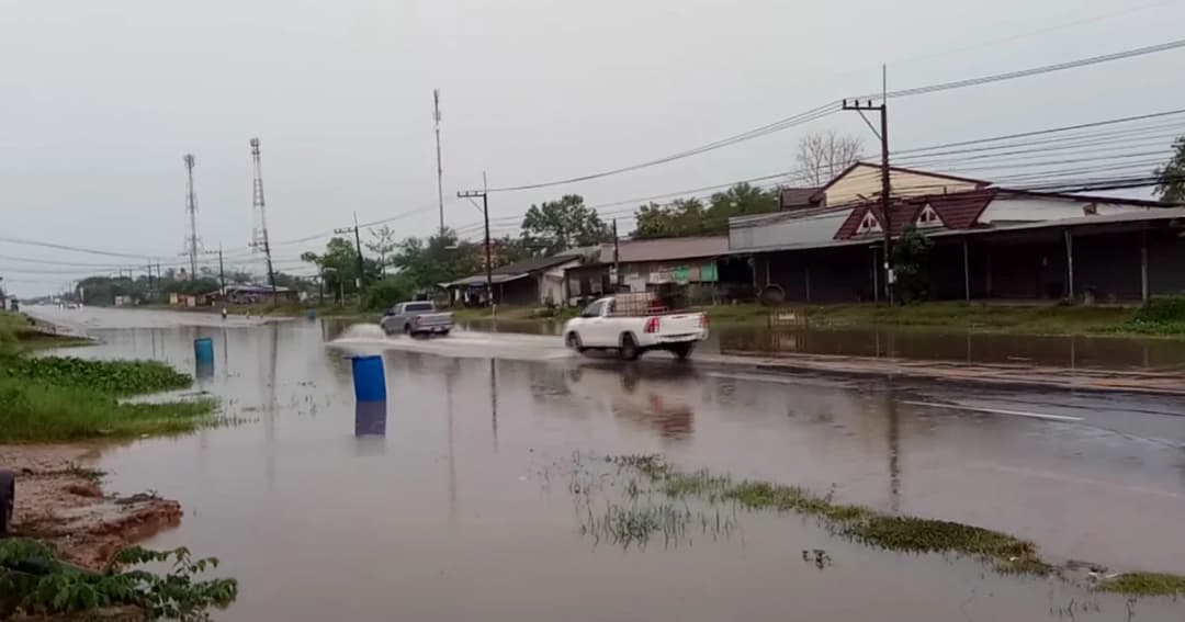 ‘กาฬสินธุ์’ ฝนตกหนัก น้ำท่วมฉับพลัน หวั่นเกิดโรคระบาด