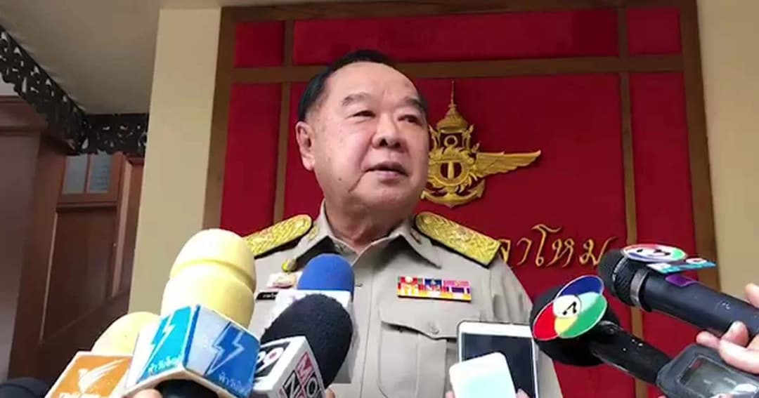 “บิ๊กป้อม” ยืนยัน คสช.ไม่ดูดอดีตส.ส. – ออกตัวอายุเยอะแล้ว