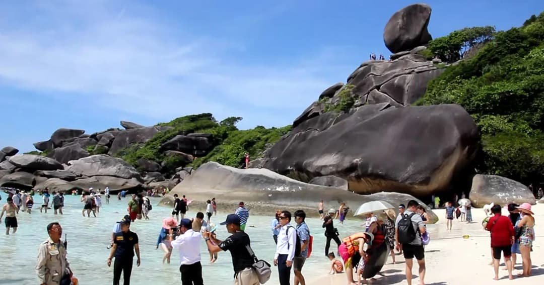 “เกาะสิมิลัน”คึกคัก ก่อนปิด 16 พ.ค.นี้ นาน 5 เดือนช่วงมรสุม