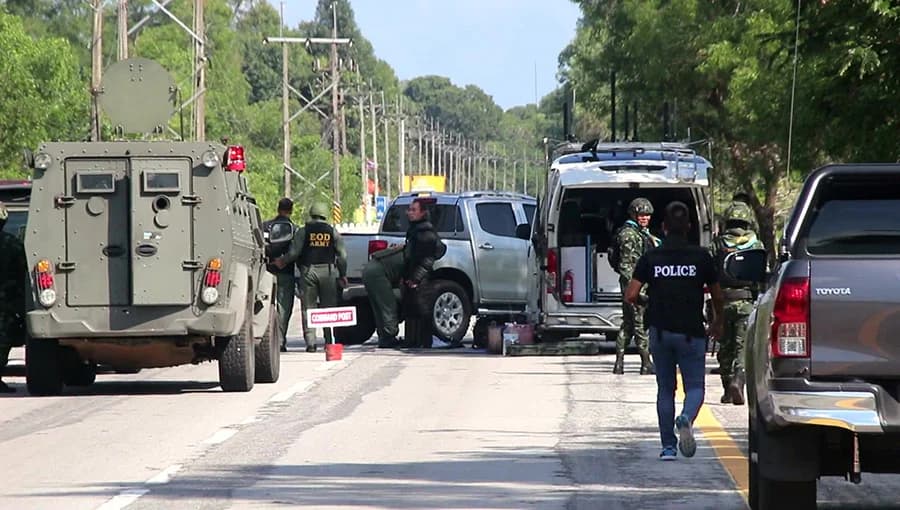 คนร้ายป่วน ขึ้นป้ายผ้า เผา-วางระเบิด 5 อำเภอ