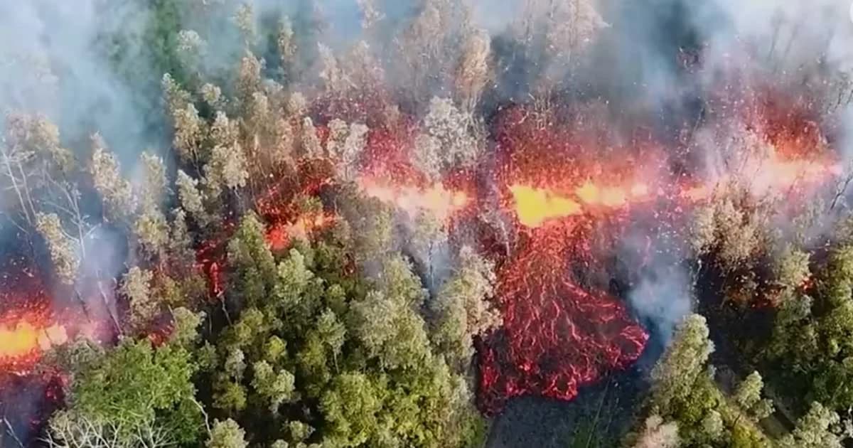 ชาวฮาวายรีบอพยพ หลังภูเขาไฟปะทุหนัก ลาวาไหลลงพื้นที่อยู่อาศัย