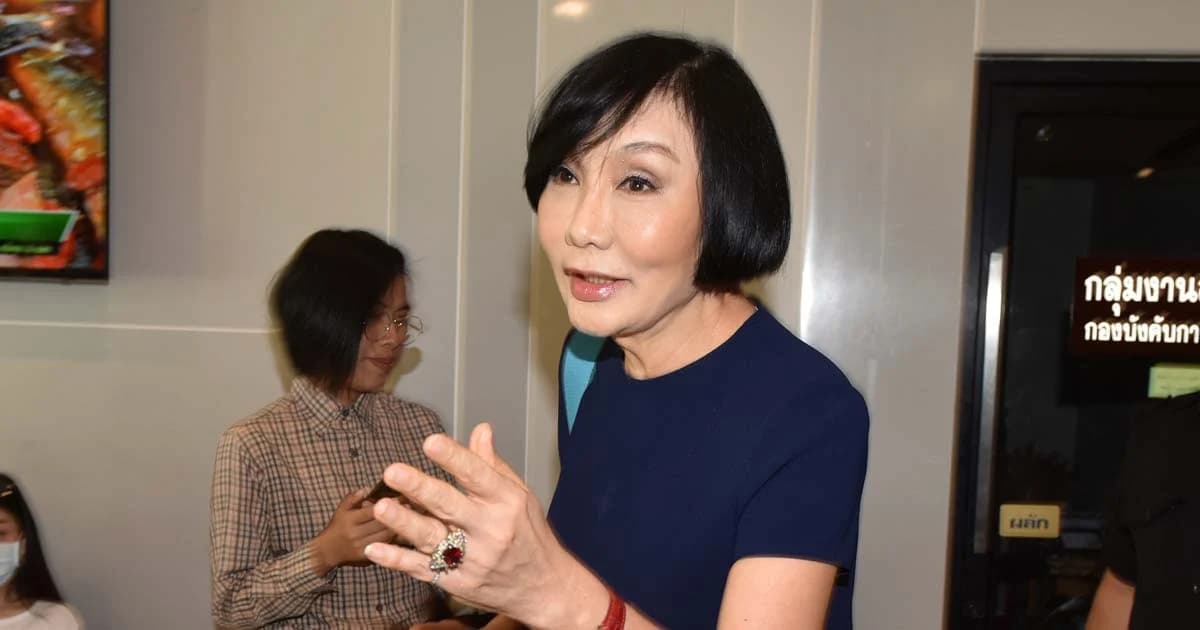 “ม้า อรนภา” พบตำรวจกองปราบ ตามหมายเรียก รีวิวสินค้าเมจิกสกิน