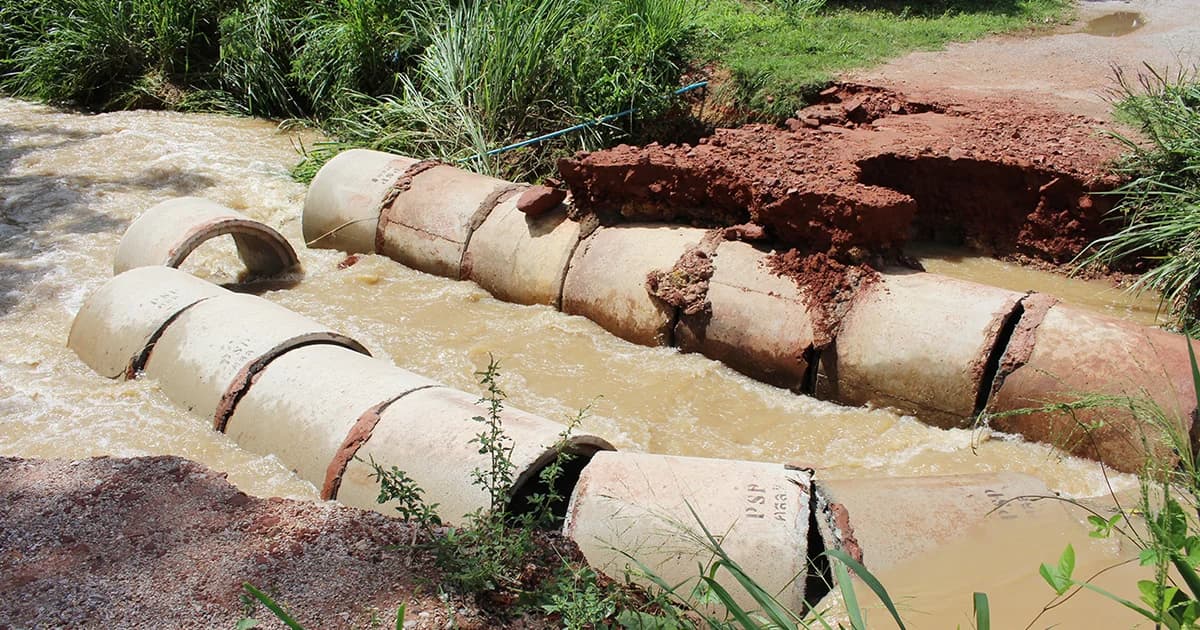 ‘ราชบุรี’ น้ำป่าไหลหลาก พัดพืชผัก-ถนน เสียหายอื้อ