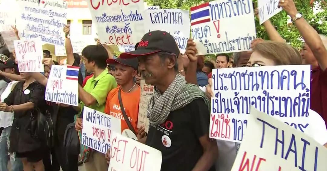 พรึบ มธ. “คนอยากเลือกตั้ง” จี้ทหารกลับกรม ลั่น 22 พ.ค.บุกทำเนียบ !