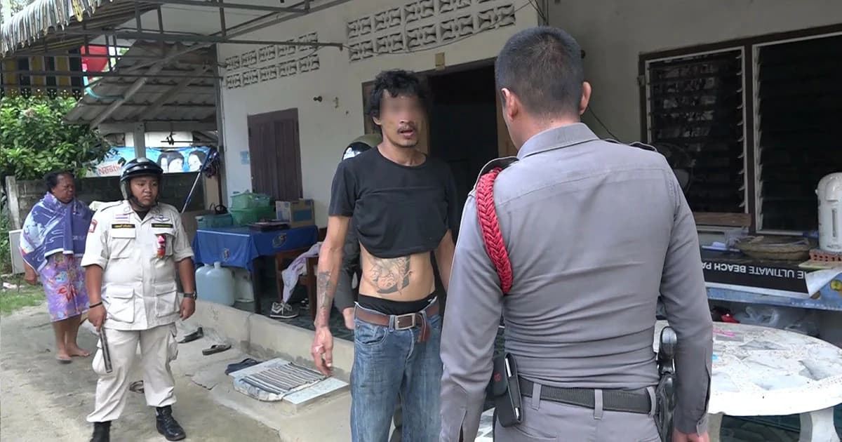 หนุ่มคลั่งยา ! คว้ามีดไล่ฟันพ่อแม่หนีกระเจิง