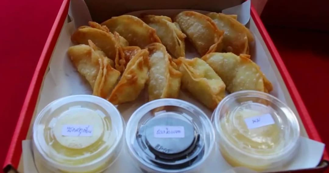 ต้องลอง! เกี๊ยวซ่าไส้ทุเรียนหมอนทอง ร้านดังปากน้ำโพชวนชิม