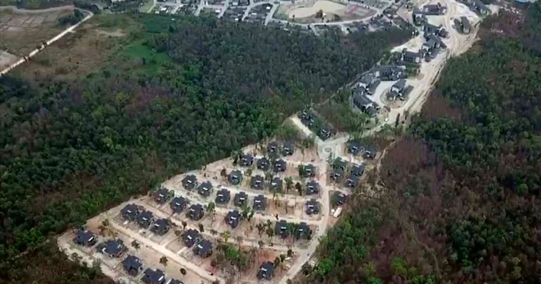 คืบหน้า ประชุมหารือ ตั้งคณะกรรมการแก้ปัญหา “บ้านป่าแหว่ง”