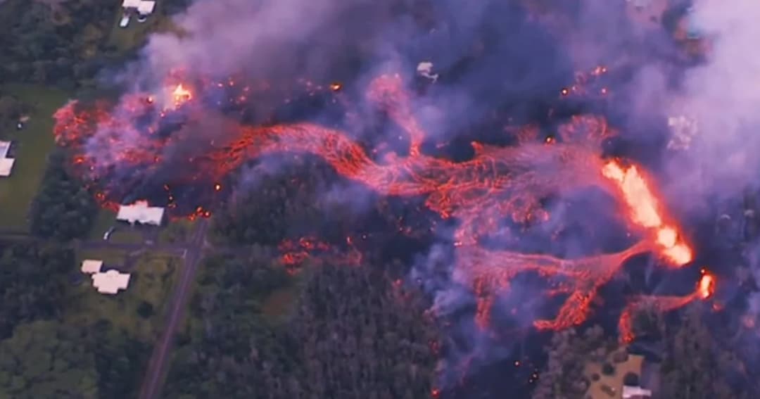 ภูเขาไฟฮาวายพ่นลาวา-ควันพิษต่อเนื่อง อพยพแล้ว 1.8 พันคน
