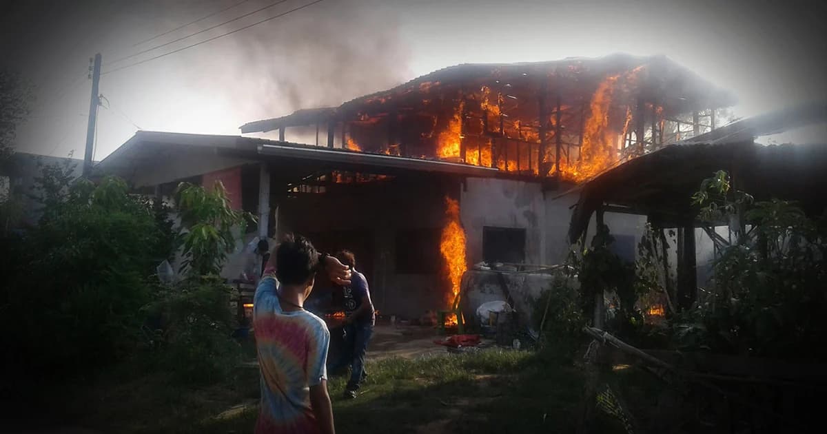 ล้มทั้งยืน! สองตา-ยาย เมืองช้าง ไฟไหม้บ้านวอดทั้งหลัง