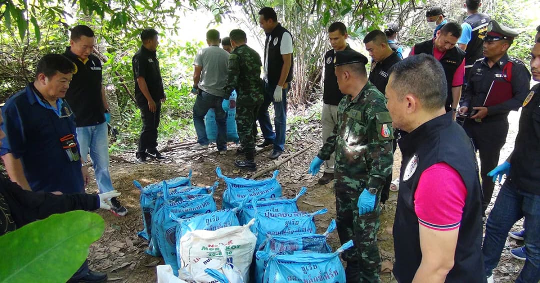 ยึดไอซ์ล็อตใหญ่ 448 กก. ซุกกลางสวนผลไม้สตูล