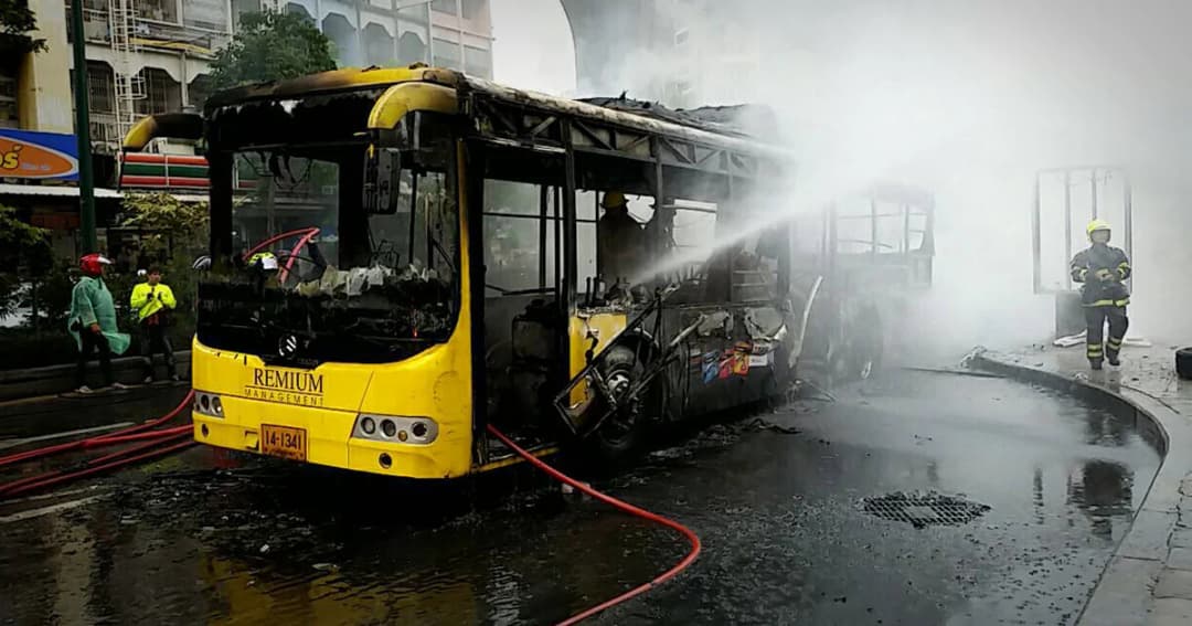 ขสมก. แจงเหตุไฟไหม้รถเมล์ พบเป็นรถเก่า 10 ปี
