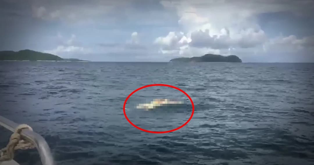 ตำรวจพบศพปริศนา เปลือยกายลอยอืดกลางทะเลพัทยา