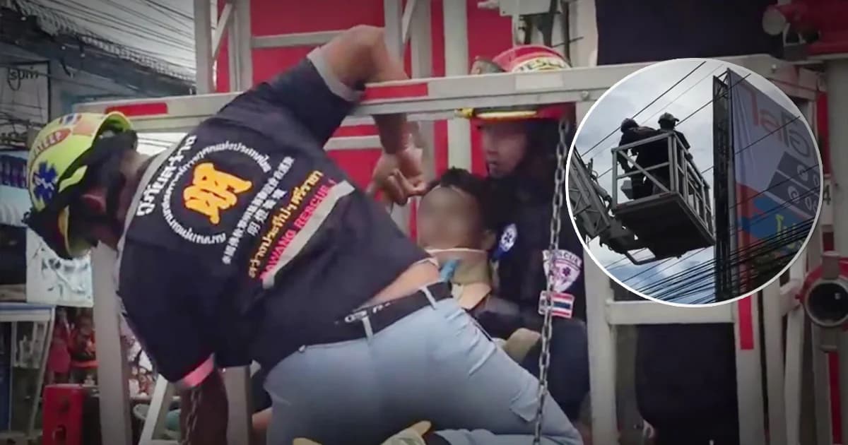 จนท.รุดช่วยหนุ่มช่างติดตั้งป้ายโฆษณา พลาดท่าถูกไฟฟ้าแรงสูงช็อต