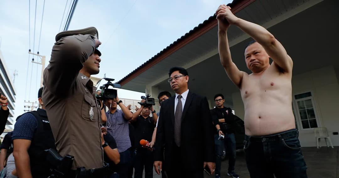 พ.ต.ท.สันธนะ หลั่งน้ำตามอบตัวแล้ว พร้อมปฏิเสธทุกข้อกล่าวหา