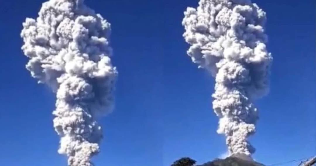 อินโดนีเซีย ภูเขาไฟเมราปีปะทุหนัก อพยพคนหนี-ปิดสนามบิน