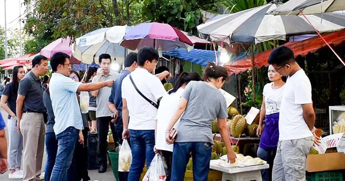 เปิดโซนนิ่งขายทุเรียนหลง-หลินลับแล คนแห่รอคิวแน่นแต่เช้า