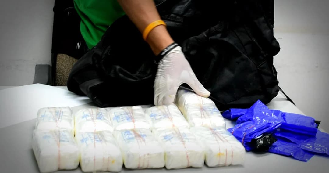 หนุ่มพัทลุงโร่แจ้งความ พบกระเป๋าเป้ซุกยาบ้า 3 หมื่นเม็ดในรั้วบ้าน