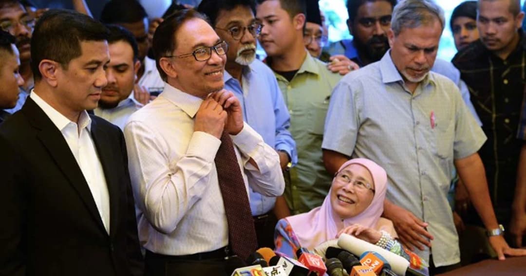 ปล่อย “อันวาร์ อิบราฮิม” ทายาทการเมืองคนใหม่ “มหาเธร์” ผู้นำมาเลเซีย