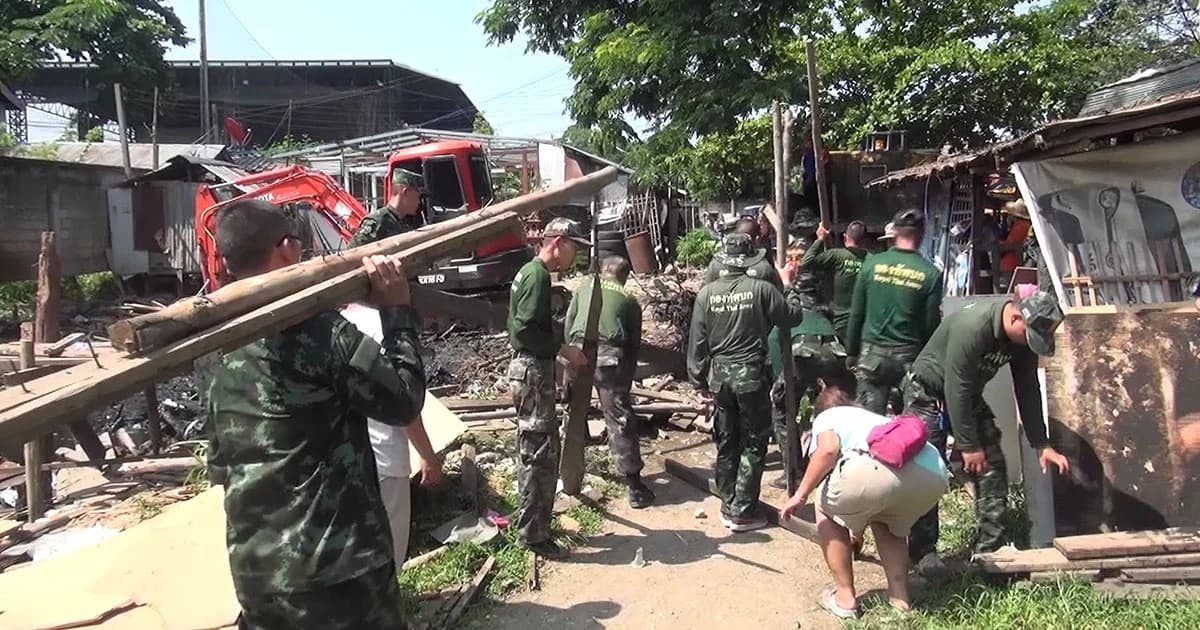 ทหารลุยรื้อบ้าน 57 หลัง รุกคลองแม่ข่า ชาวบ้านโอดไร้ที่อยู่