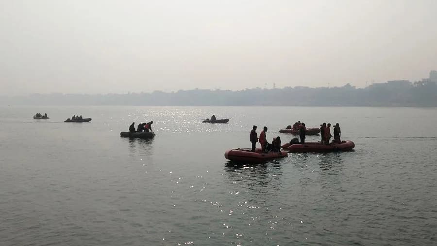 เรือโดยสารล่มในแม่น้ำโคทาวารี สูญหายเกือบ 40 คน