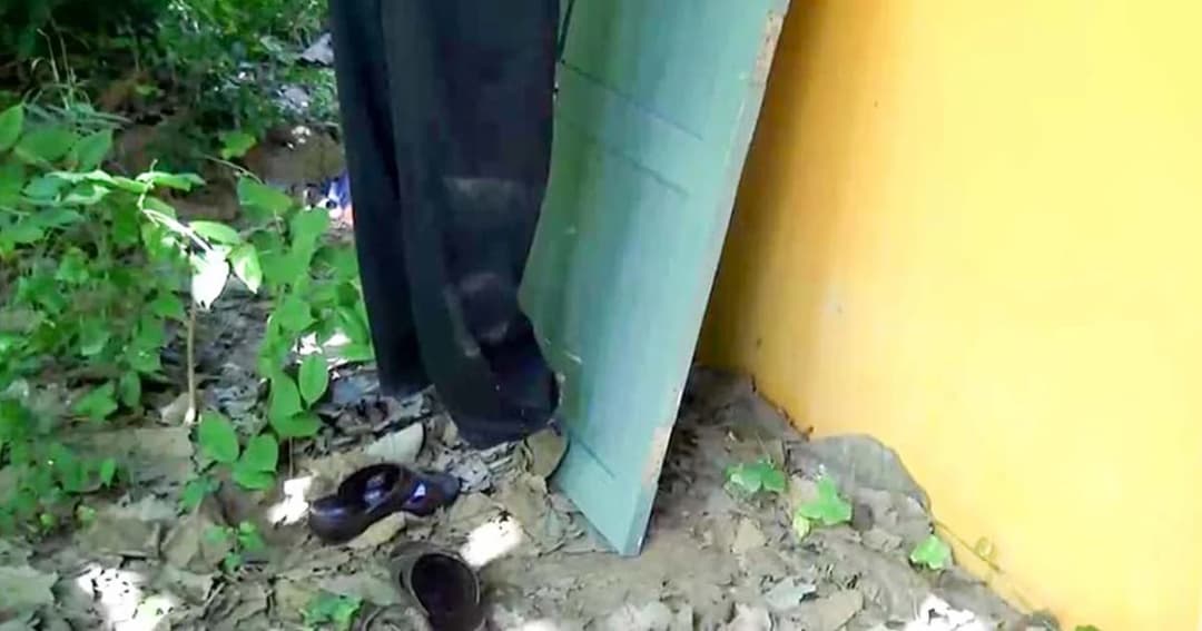 หนุ่มใหญ่เครียด ไม่ถูกหวย ผูกคอตายคาห้องน้ำวัด