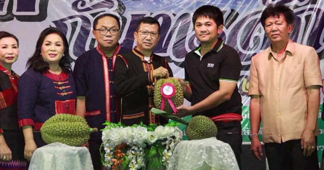 สูงลิบลิ่ว ! ประมูลทุเรียนภูเขาไฟชนะเลิศ 150,000 บาท