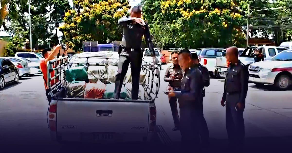 รถกระบะ ยางระเบิด จอดอยู่กลางถนน ตร.เข้าตรวจสอบ พบยาบ้ากว่า 10 ล้านเม็ด