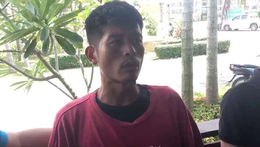 ตร. รวบหนุ่มอ้างตัวเป็นกองปราบ ลั่น “สักเต็มตัวจะเป็นได้ไง”