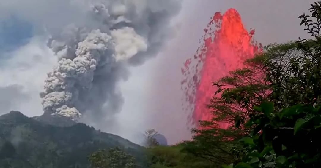 ลาวาจ่อไหลเข้าโรงไฟฟ้าฮาวาย-อินโดฯยกระดับเตือนภัยภูเขาไฟเมราปี