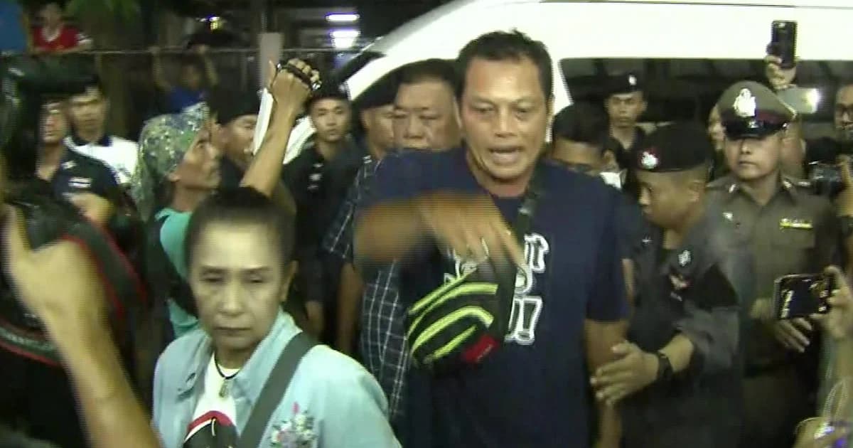 คุมตัวแกนนำ “คนอยากเลือกตั้ง” สอบสวน สน.ดินแดง