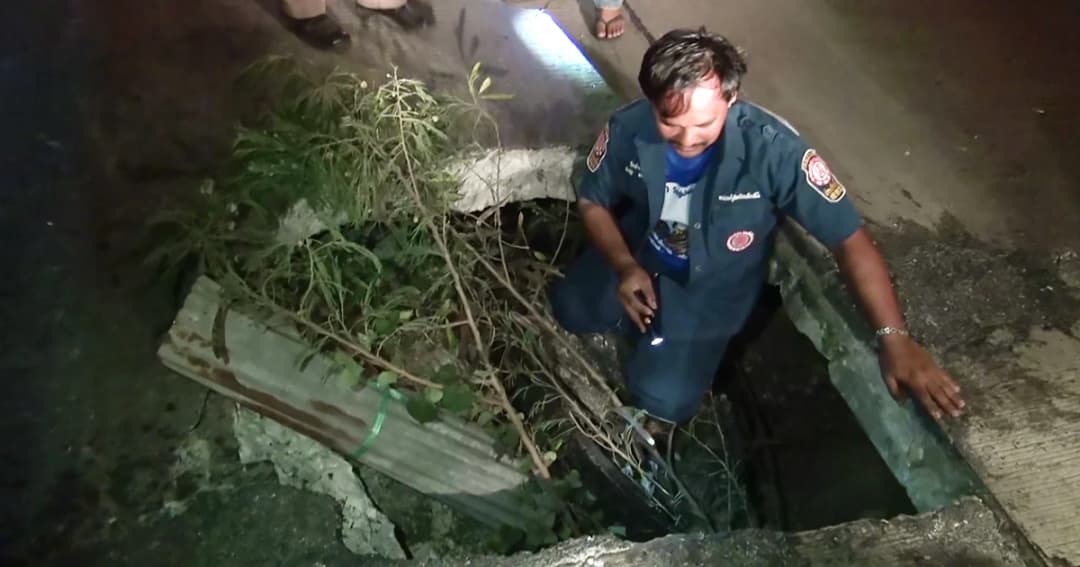 อันตราย ! เกิดหลุมยุบกลาง ถ.อยุธยา รถตกเสียหายยับ