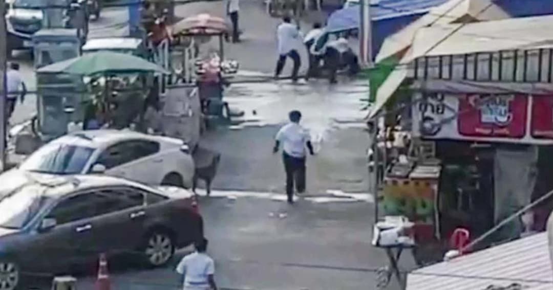 นักเลง 2 โรงเรียนย่านสมุทรปราการตีกันวุ่น ชุลมุนตั้งแต่เช้าจรดเย็น