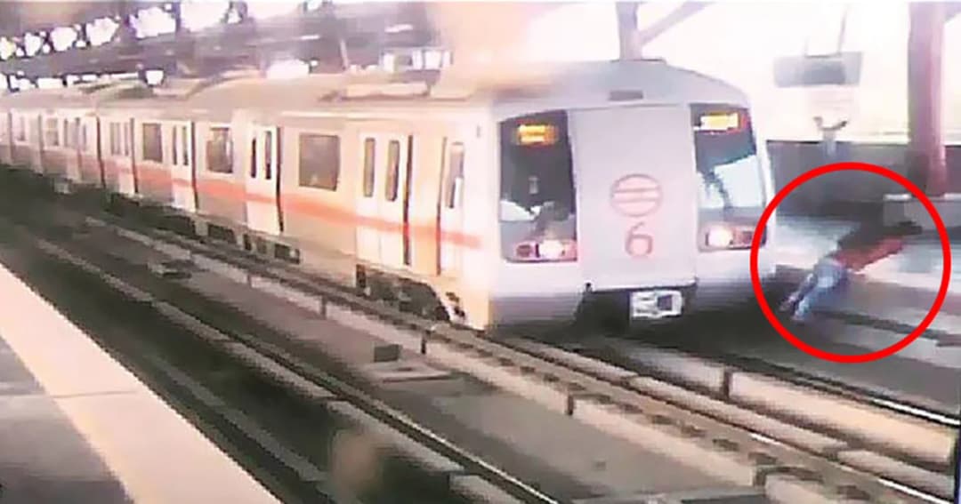 หนุ่มโรตีเดินข้ามรางรถไฟฟ้าหวิดโดนทับ ลั่นคิดว่าข้ามได้เหมือนสถานีทั่วไป