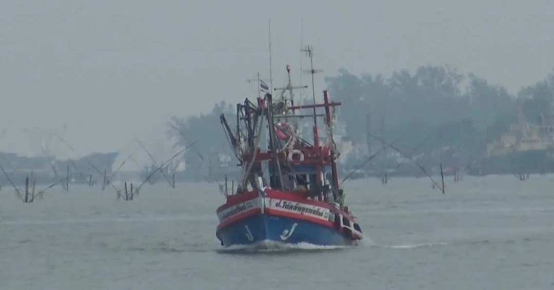 หมอกในทะเลสงขลาคลี่คลาย เตือนเรือประมงเพิ่มความระมัดระวัง