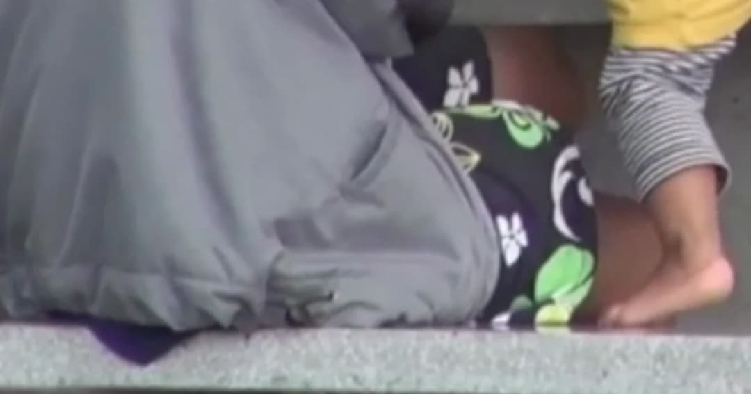 สลดอีก ! ด.ญ.2ขวบ เมืองปราจีนฯ ถูกล่วงละเมิดทางเพศจาก ด.ช.ข้างบ้าน