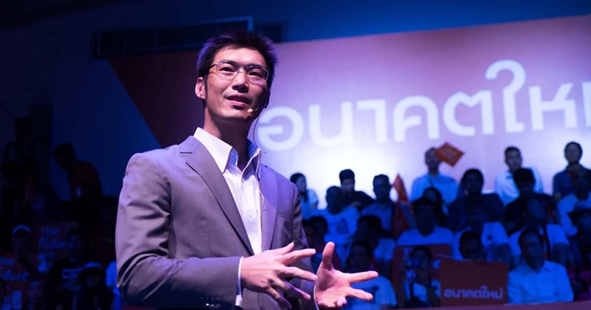 “ธนาธร” จัดไลฟ์เฟซบุ๊กทุกวันศุกร์ ท้าชน “ประยุทธ์” ทางจอทีวี