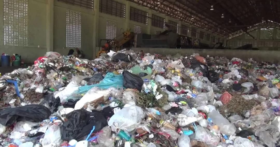 ‘เกาะหลีเป๊ะ’ เกาะสรรค์หรือเมืองขยะ บนแหล่งท่องเที่ยว!!