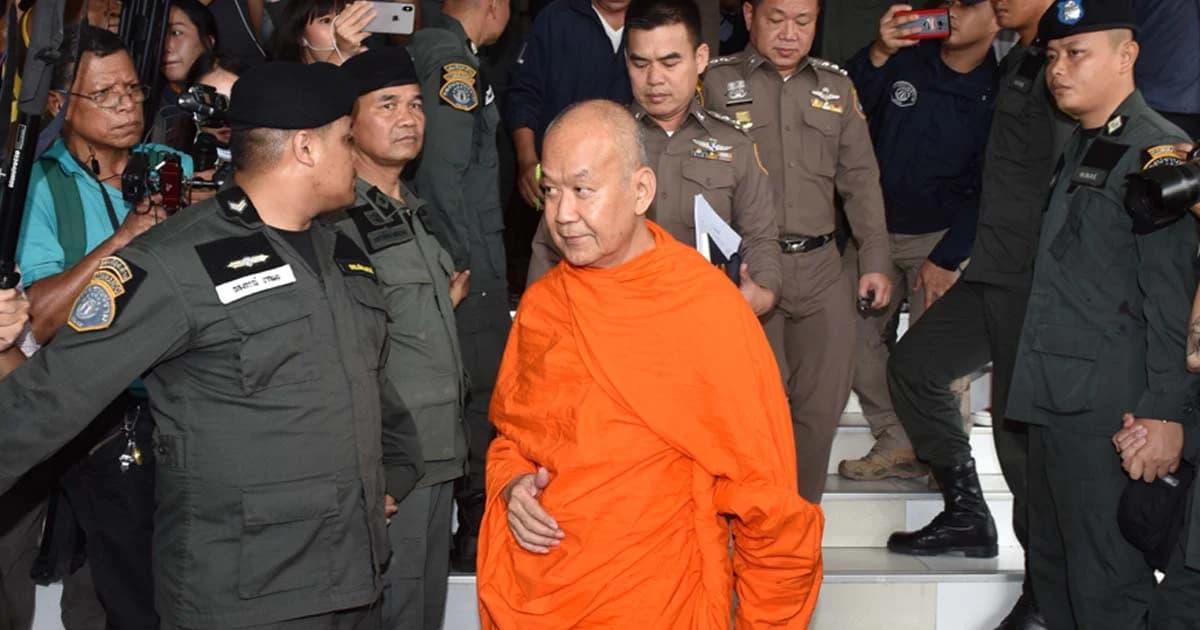 คุม “เจ้าคุณธงชัย” วัดสระเกศไปขอศาลฝากขัง คดีทุจริตเงินทอนวัด