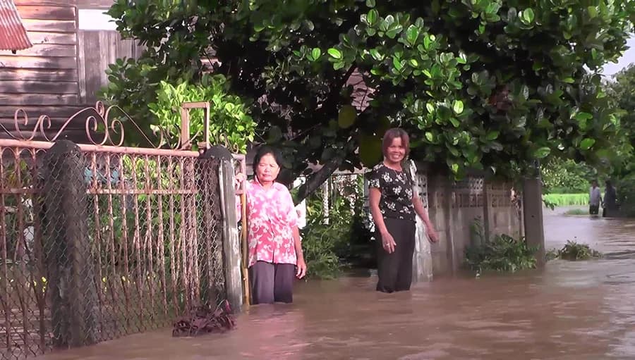 ลำปางฝนถล่มหนัก น้ำป่าทะลักท่วมบ้าน 30 หลัง