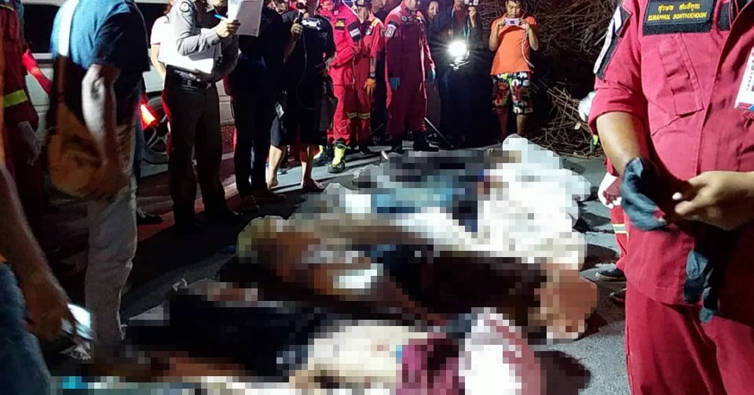 รถพ่วงซิ่ง ชนสิบล้อ-กระบะจอดข้างทางบนมอเตอร์เวย์ ดับ 7 บาดเจ็บ 3