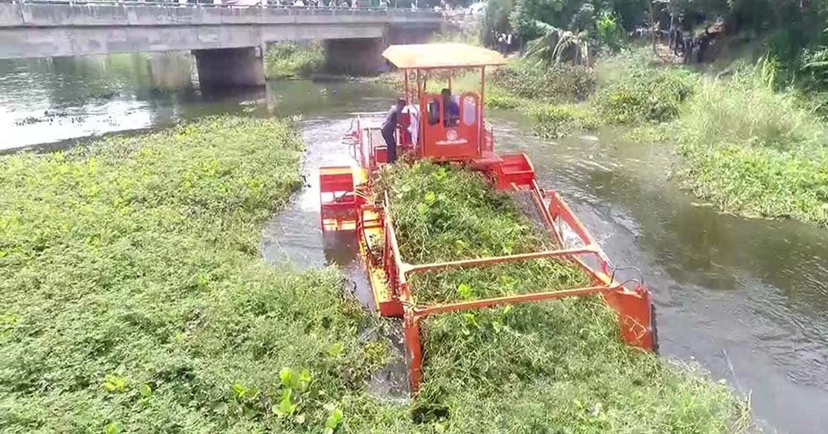 ลงแขกกำจัดวัชพืชในแม่น้ำพิจิตร ปรับภูมิทัศน์รอรับ นายกฯ 11 มิ.ย. นี้