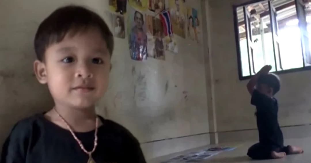 “น้องเมทั่น” หนูน้อยชื่นชอบ “ในหลวง ร.9” เห็นพระบรมฉายาลักษณ์ที่ไหน ต้องเอากลับบ้าน