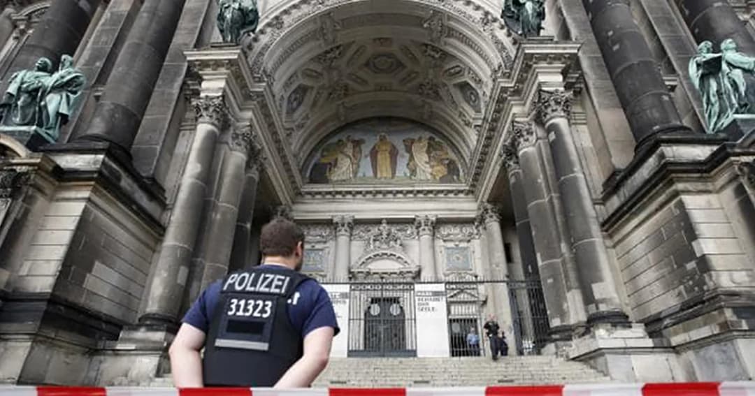 ตำรวจเยอรมันยิงชายถือมีด ในมหาวิหารเบอร์ลินบาดเจ็บ